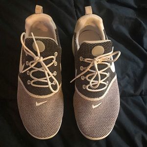 Grey and Rose Nike Presto Fly SE